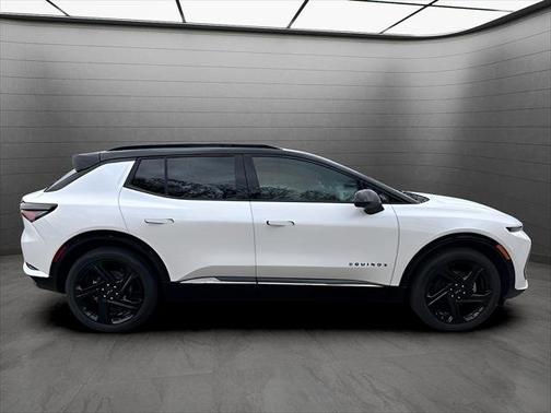 Iridescent Pearl Tricoat 2025 Chevrolet Equinox EV 4dr RS