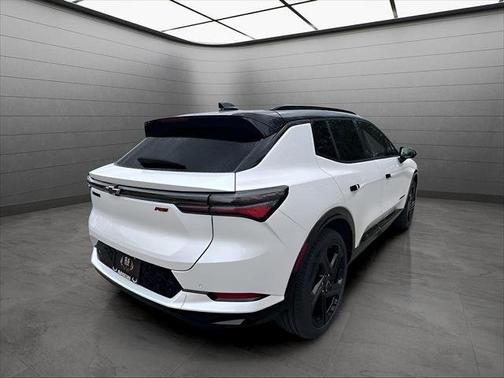 Iridescent Pearl Tricoat 2025 Chevrolet Equinox EV 4dr RS