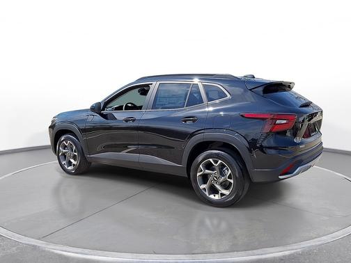 Mosaic Black Metallic 2026 Chevrolet Trax FWD 4dr LT