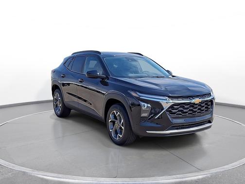 Mosaic Black Metallic 2026 Chevrolet Trax FWD 4dr LT
