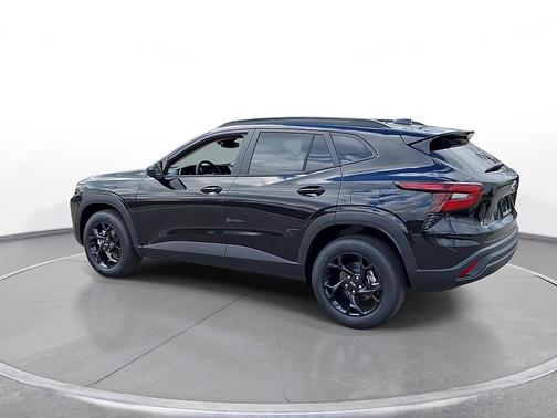 Mosaic Black Metallic 2026 Chevrolet Trax FWD 4dr LT