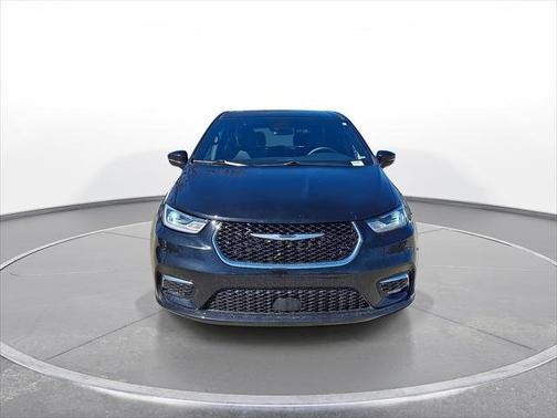 Diamond Black Crystal Pearlcoat 2025 Chrysler Pacifica Select FWD