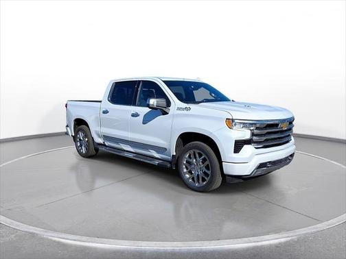Polar White Tricoat 2026 Chevrolet Silverado 1500 4WD Crew Cab 147" High Country