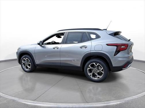 Sterling Gray Metallic 2026 Chevrolet Trax FWD 4dr LT