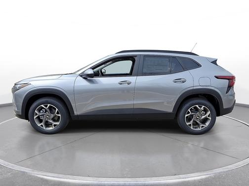 Sterling Gray Metallic 2026 Chevrolet Trax FWD 4dr LT