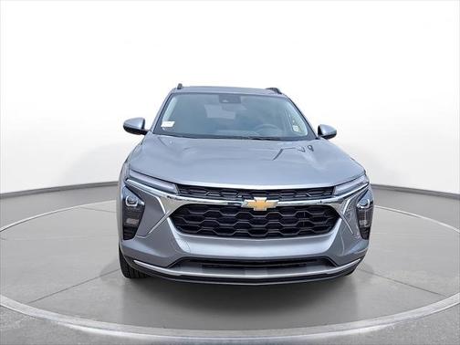 Sterling Gray Metallic 2026 Chevrolet Trax FWD 4dr LT