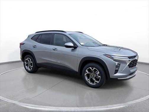 Sterling Gray Metallic 2026 Chevrolet Trax FWD 4dr LT