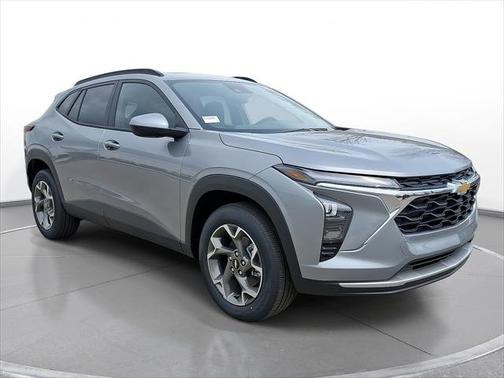 Sterling Gray Metallic 2026 Chevrolet Trax FWD 4dr LT
