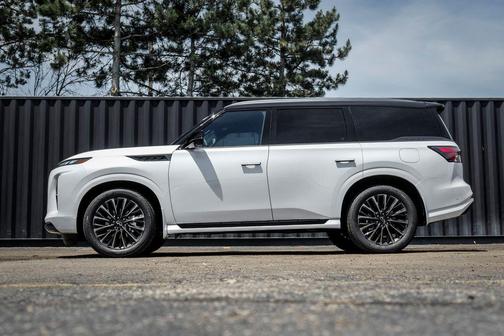Radiant White/Black Obsidian 2026 INFINITI QX80 AUTOGRAPH AWD