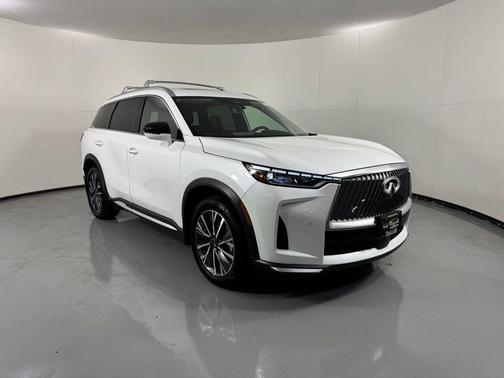 Radiant White 2026 INFINITI QX60 LUXE AWD