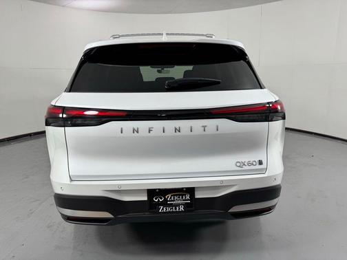 Radiant White 2026 INFINITI QX60 LUXE AWD