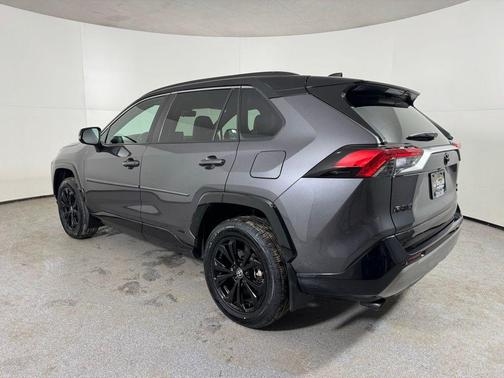 2022 Toyota RAV4 Hybrid SE