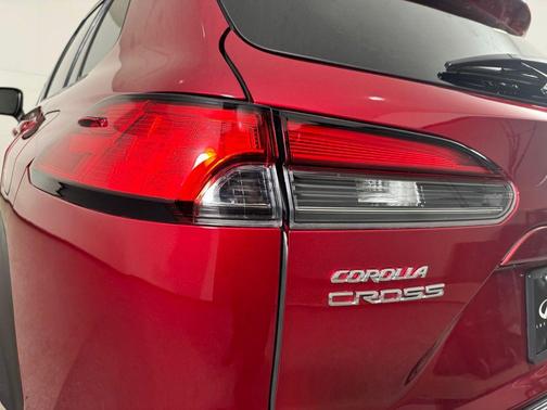 2025 Toyota Corolla Cross XLE