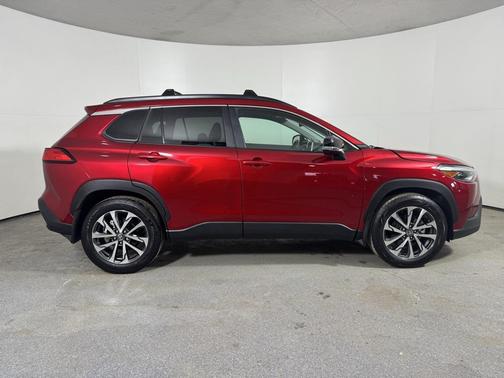 2025 Toyota Corolla Cross XLE