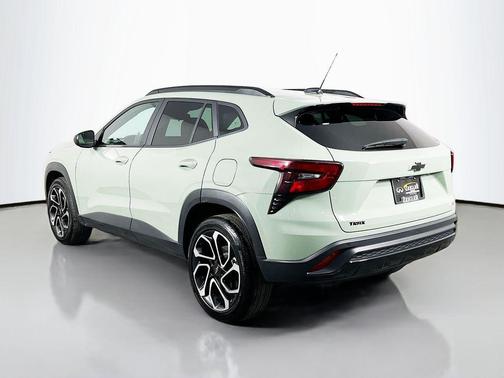Cacti Green 2024 Chevrolet Trax FWD 2RS