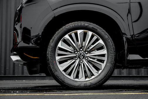 Black Obsidian 2027 INFINITI QX80 Luxe