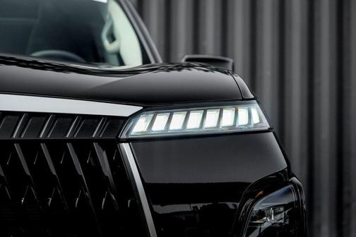 Black Obsidian 2027 INFINITI QX80 Luxe