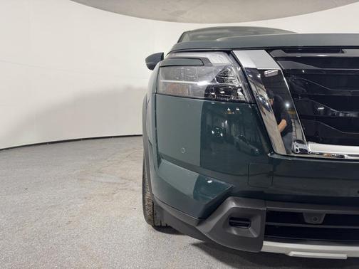 2024 Nissan Pathfinder SL 4WD