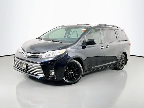 2019 Toyota Sienna XLE