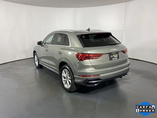 2024 Audi Q3 Premium 45 TFSI S line quattro Tiptronic