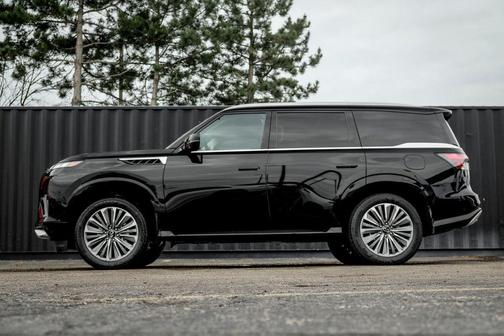 Black Obsidian 2026 INFINITI QX80 Luxe