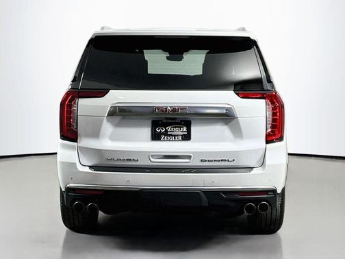 White Frost Tricoat 2023 GMC Yukon Denali