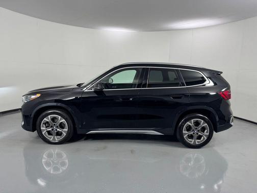 Jet Black 2025 BMW X1 xDrive28i