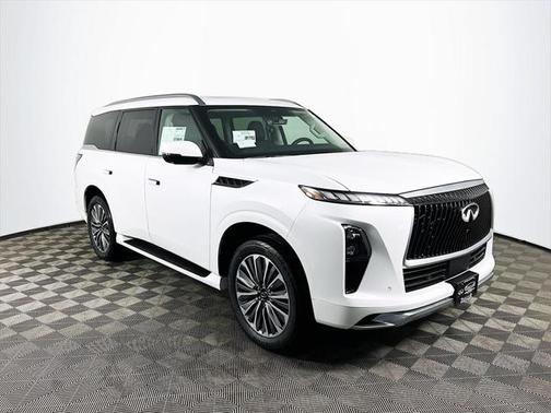 2025 INFINITI QX80 Luxe