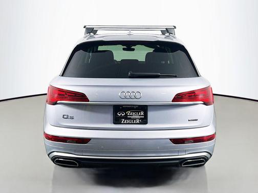 2023 Audi Q5 45 S line Premium Plus