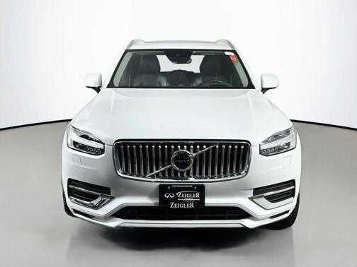 Crystal White Metallic 2021 Volvo XC90 Recharge Plug-In Hybrid T8 Inscription 7 Passenger
