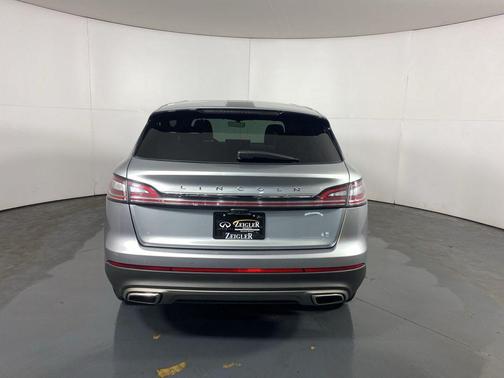 Silver Radiance Metallic Clearcoat 2023 Lincoln Nautilus Reserve