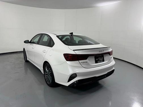 Snow White Pearl 2023 Kia Forte GT-Line