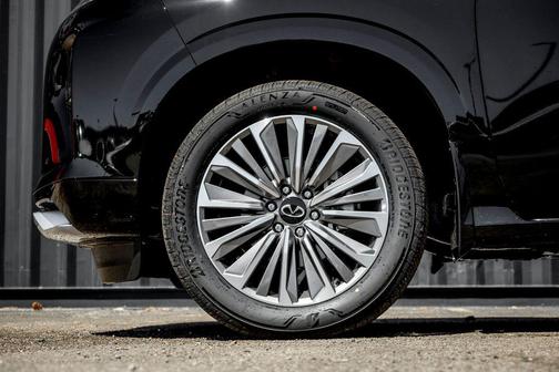 Black Obsidian 2026 INFINITI QX80 Luxe