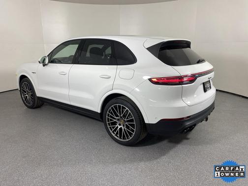 2022 Porsche Cayenne Cayenne E-Hybrid Platinum Edition