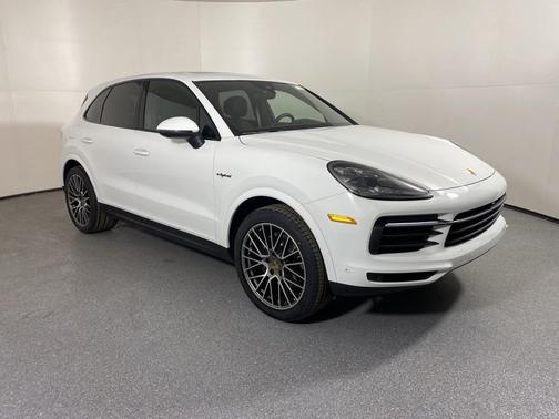 2022 Porsche Cayenne Platinum Edition