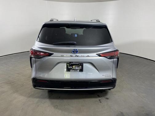 2021 Toyota Sienna Platinum 7 Passenger