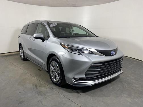 2021 Toyota Sienna Platinum 7 Passenger