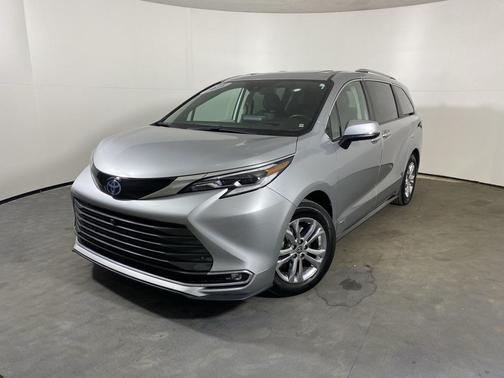 2021 Toyota Sienna Platinum 7 Passenger