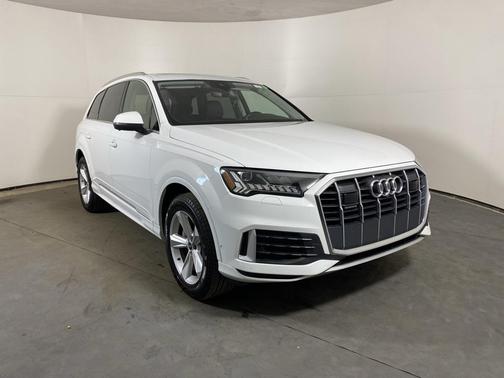 2024 Audi Q7 45 Premium Plus
