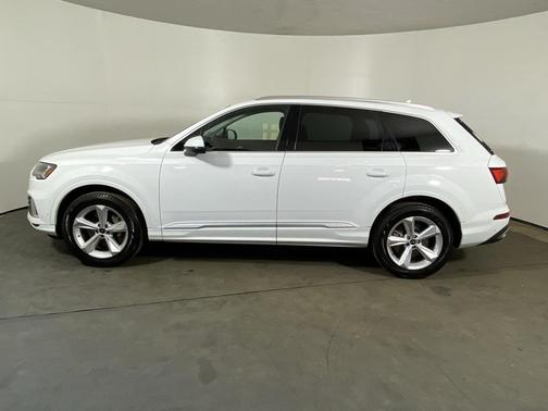 2024 Audi Q7 45 Premium Plus
