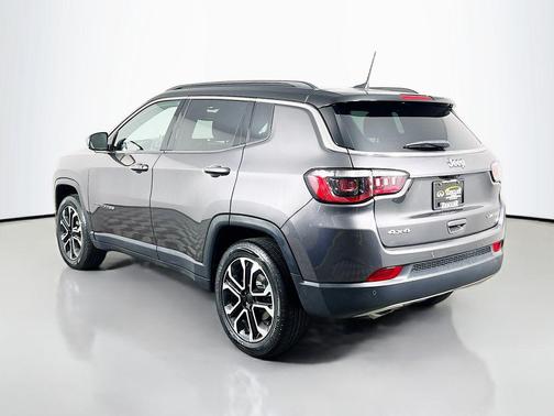 Granite Crystal Metallic Clearcoat 2023 Jeep Compass Limited