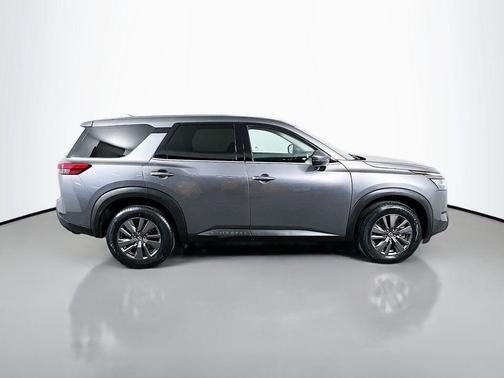 2022 Nissan Pathfinder S 4WD