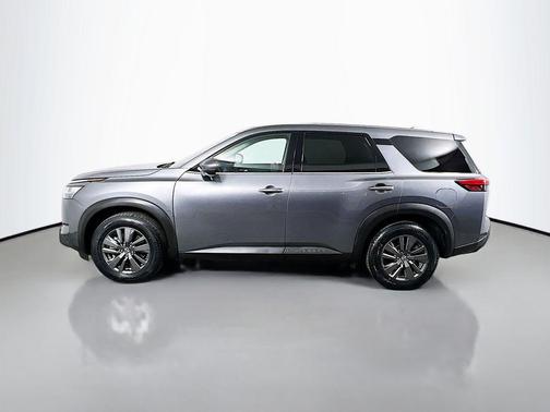 2022 Nissan Pathfinder S 4WD