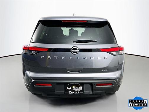 2022 Nissan Pathfinder S 4WD