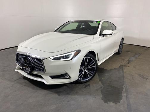 2022 INFINITI Q60 LUXE AWD
