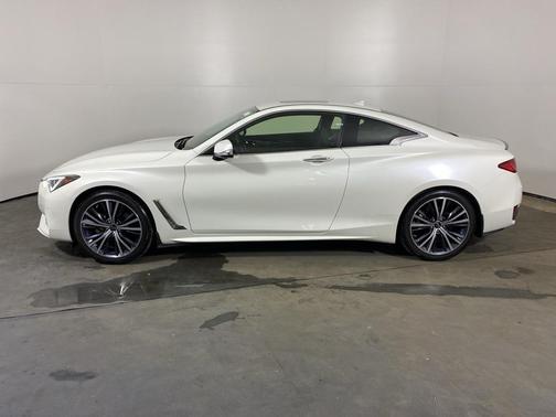 2022 INFINITI Q60 LUXE AWD