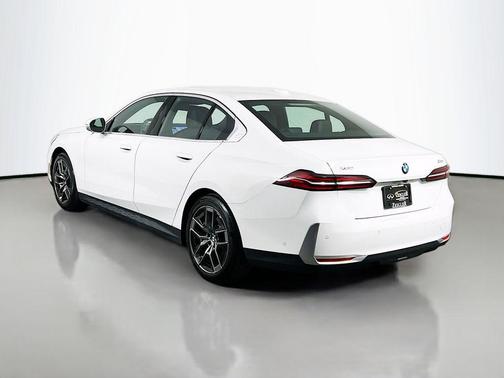 Alpine White 2026 BMW 530 xDrive