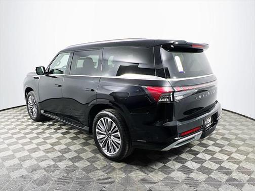 2025 INFINITI QX80 Luxe