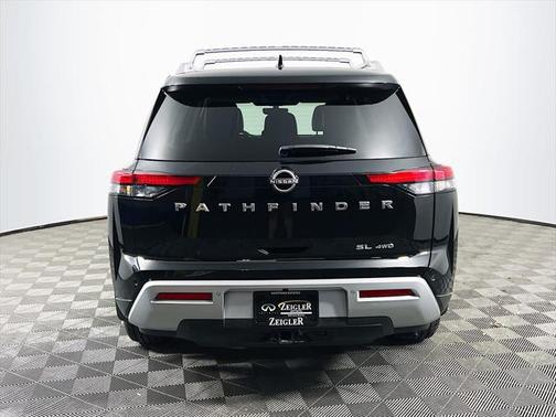 2024 Nissan Pathfinder SL 4WD
