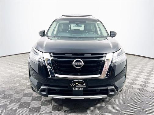 2024 Nissan Pathfinder SL 4WD